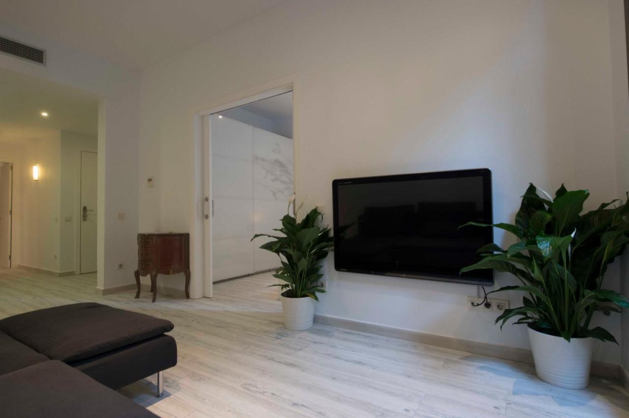 Roger De Lluria Design Apartment, Barcelona