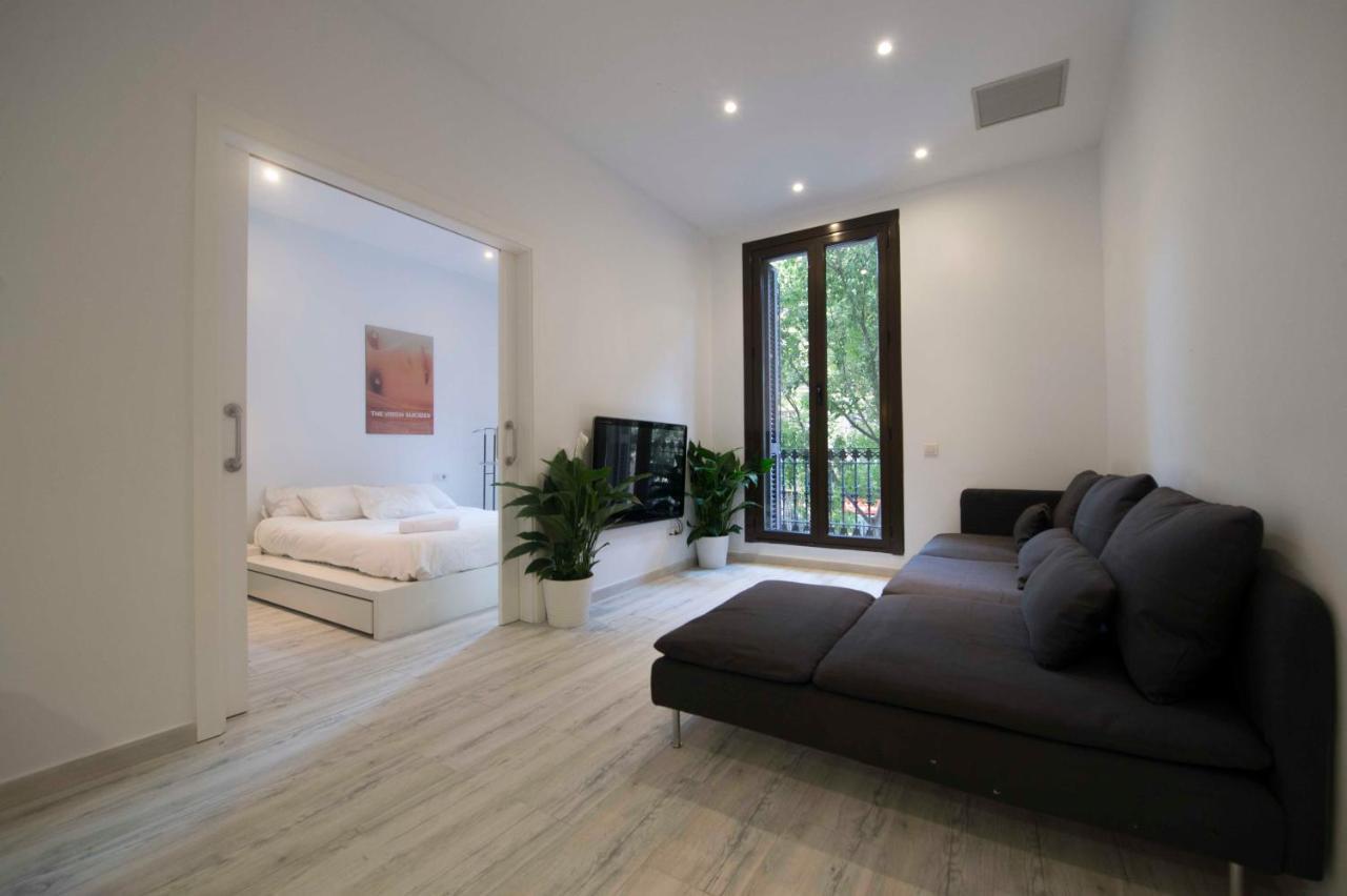 Roger De Lluria Design Apartment — Photos 2